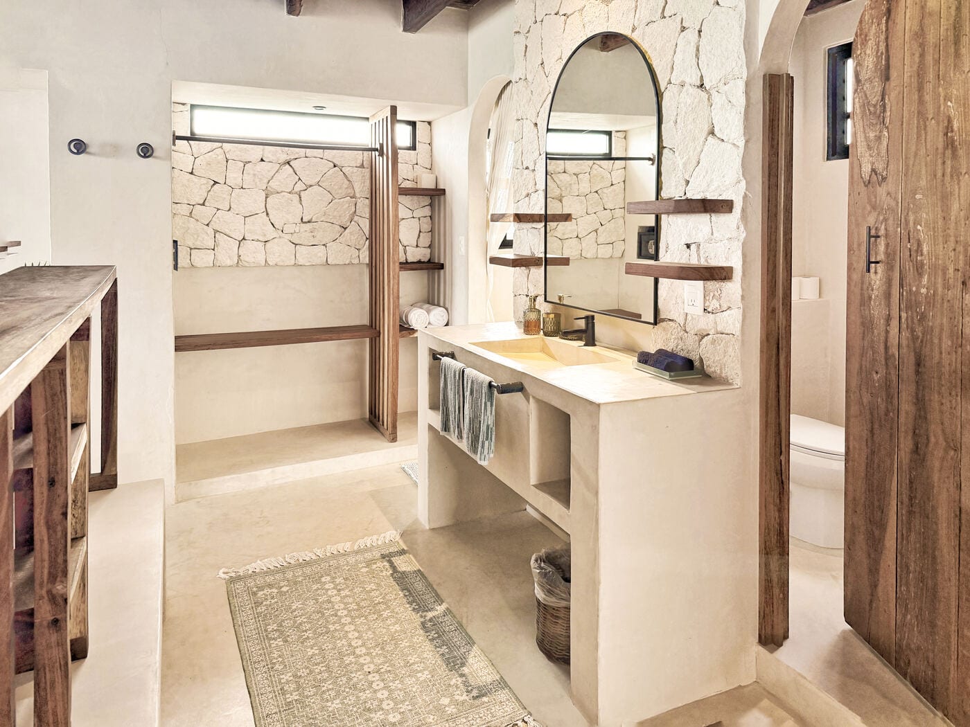 Superior room bathroom